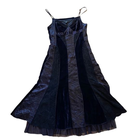 💸SOLD💸 Stills Purple Silk Dress - Picture 2 of 7